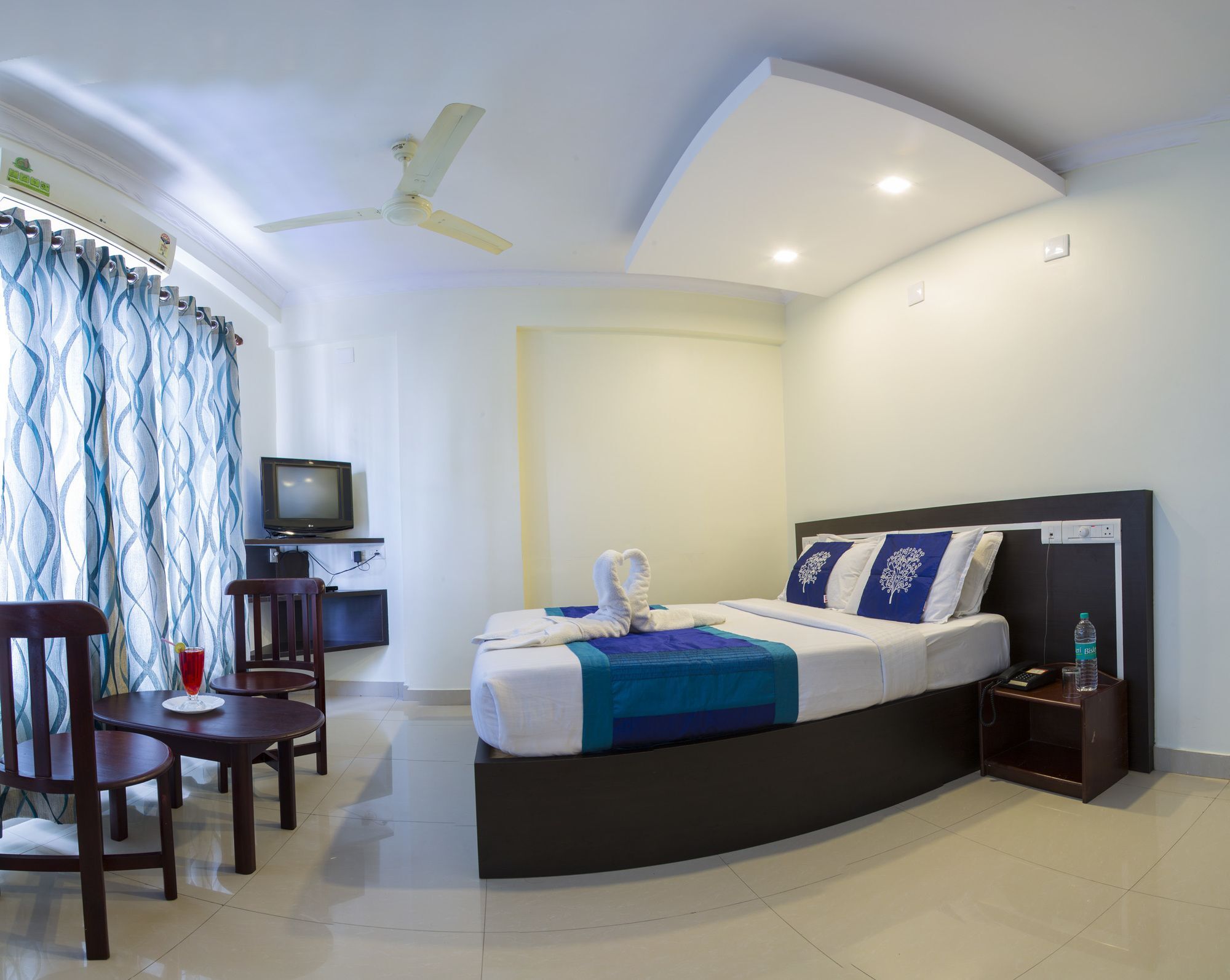 Hotel Sm Regency Kochi Extérieur photo